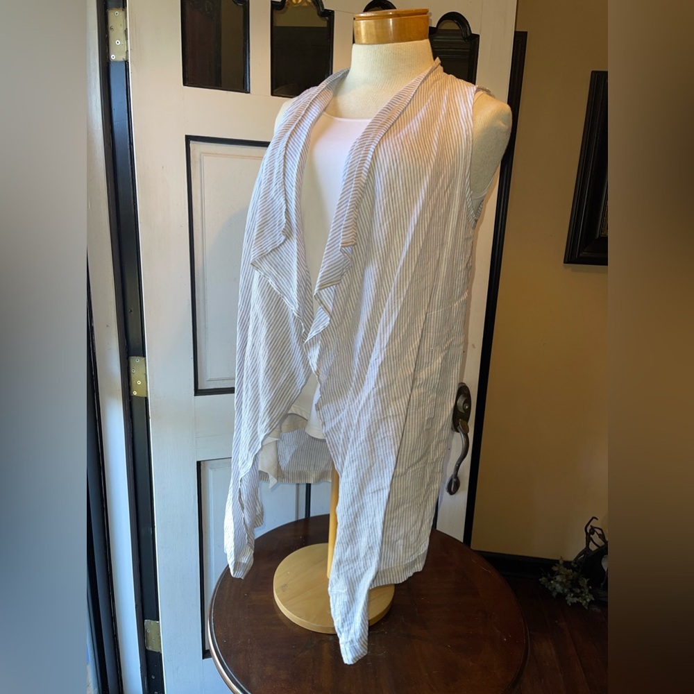 Ivu Jane top for women. Stripped top. 100% linen. One size fits all
